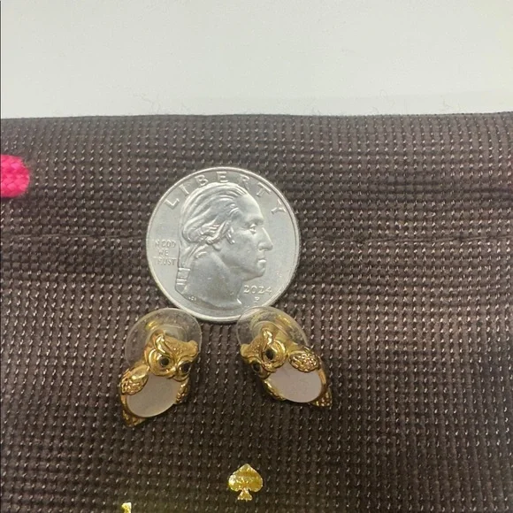 Kate Spade Into the Woods Pearl Owl Stud Pair of Earrings Mother of Pearl Gold - Picture 5 of 7